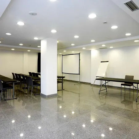 Hotel Nh La Avanzada 4*