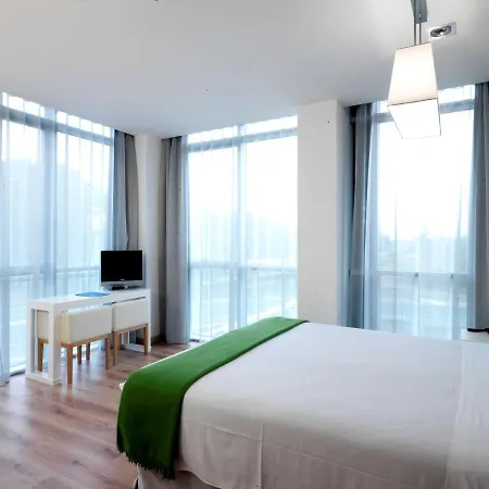 Nh La Avanzada Hotel 4*