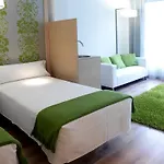 Nh ラ アバンサダ ホテル 4*