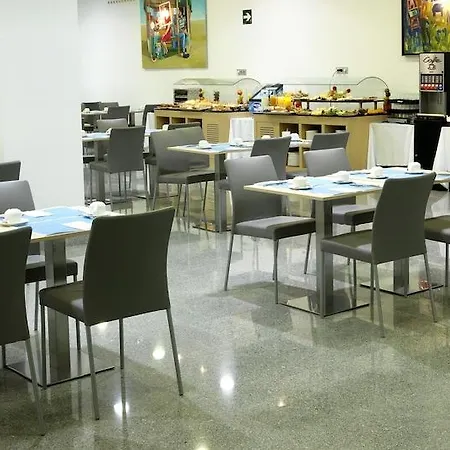 Nh La Avanzada Hotell 4*