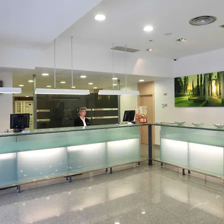 Hotell Nh La Avanzada 4*