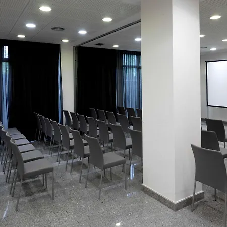 Nh La Avanzada Отель 4*