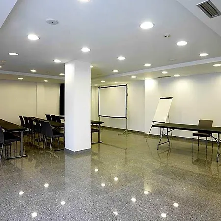 Nh La Avanzada Hotell