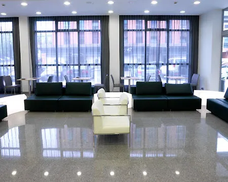 Отель Nh La Avanzada Лехона