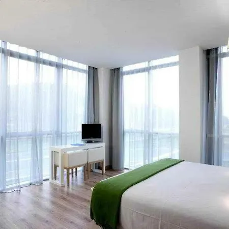 Nh La Avanzada Hotell 4*