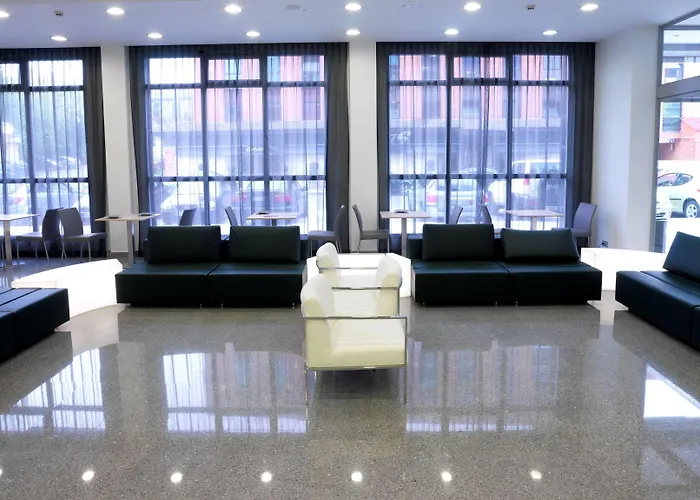 Hotel Nh La Avanzada 4*