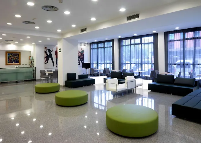 Nh La Avanzada Hotel