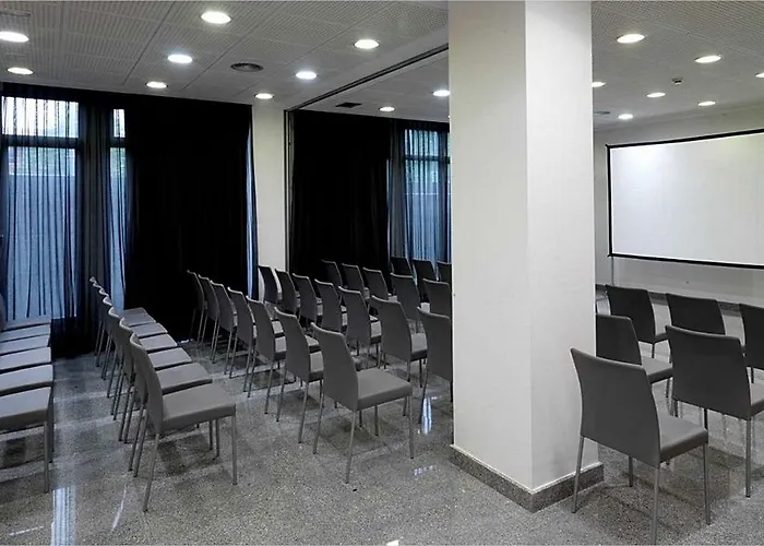 Nh La Avanzada Hotel