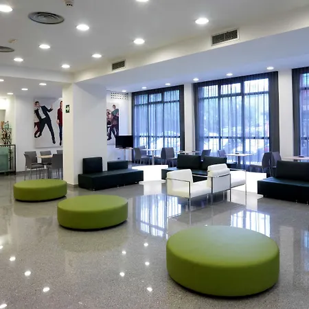 Nh La Avanzada Hotel