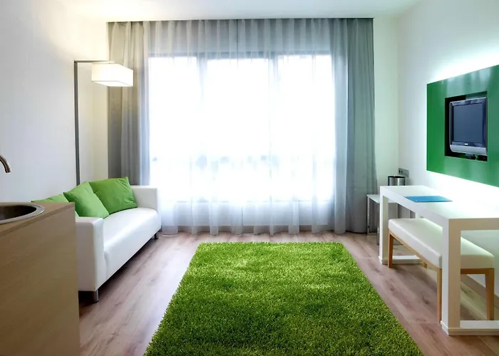 Nh La Avanzada Hotel