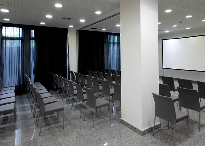 Nh La Avanzada Hotel 4*